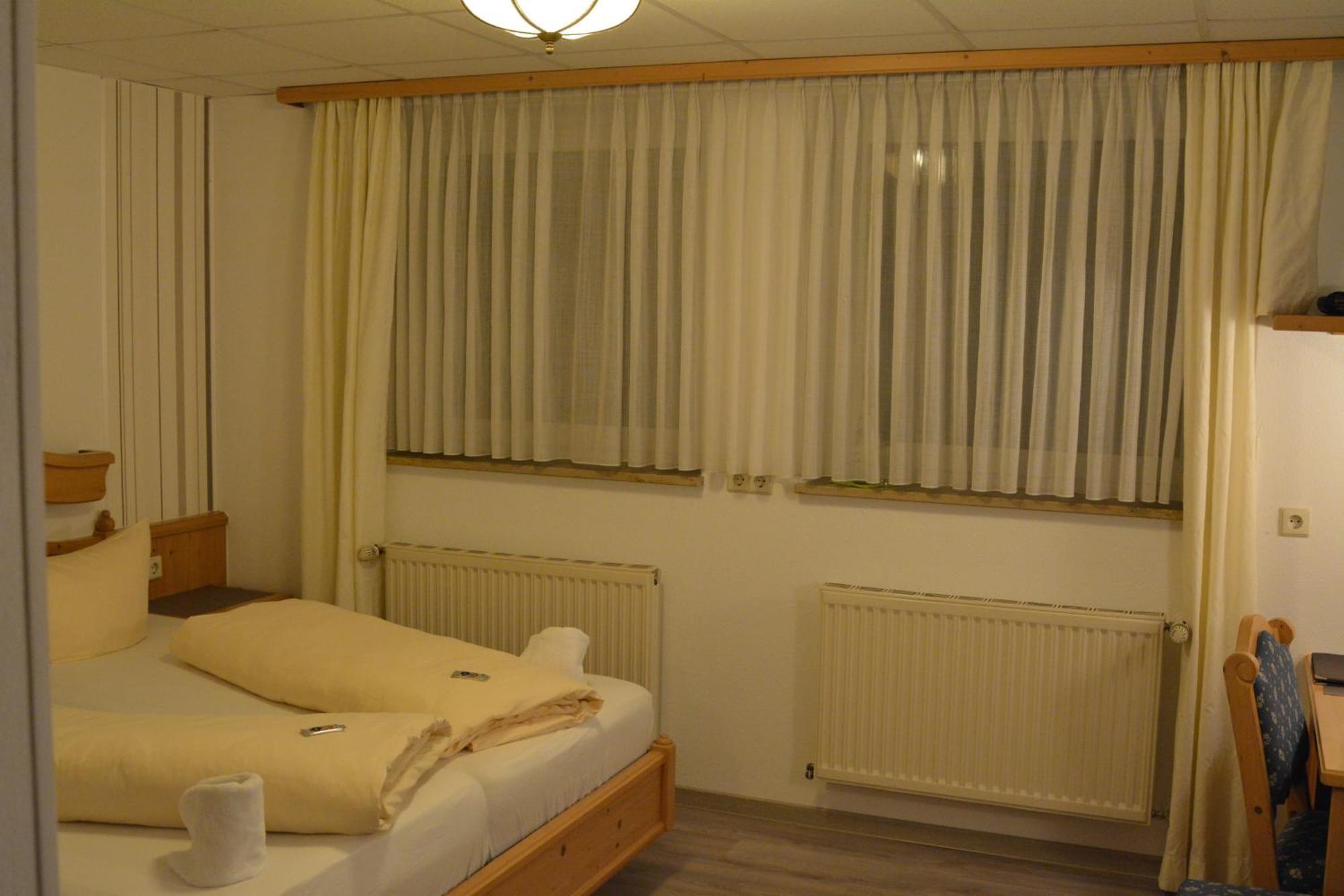 Hotel-Gasthof Zur Rose Weißenhorn Zimmer foto