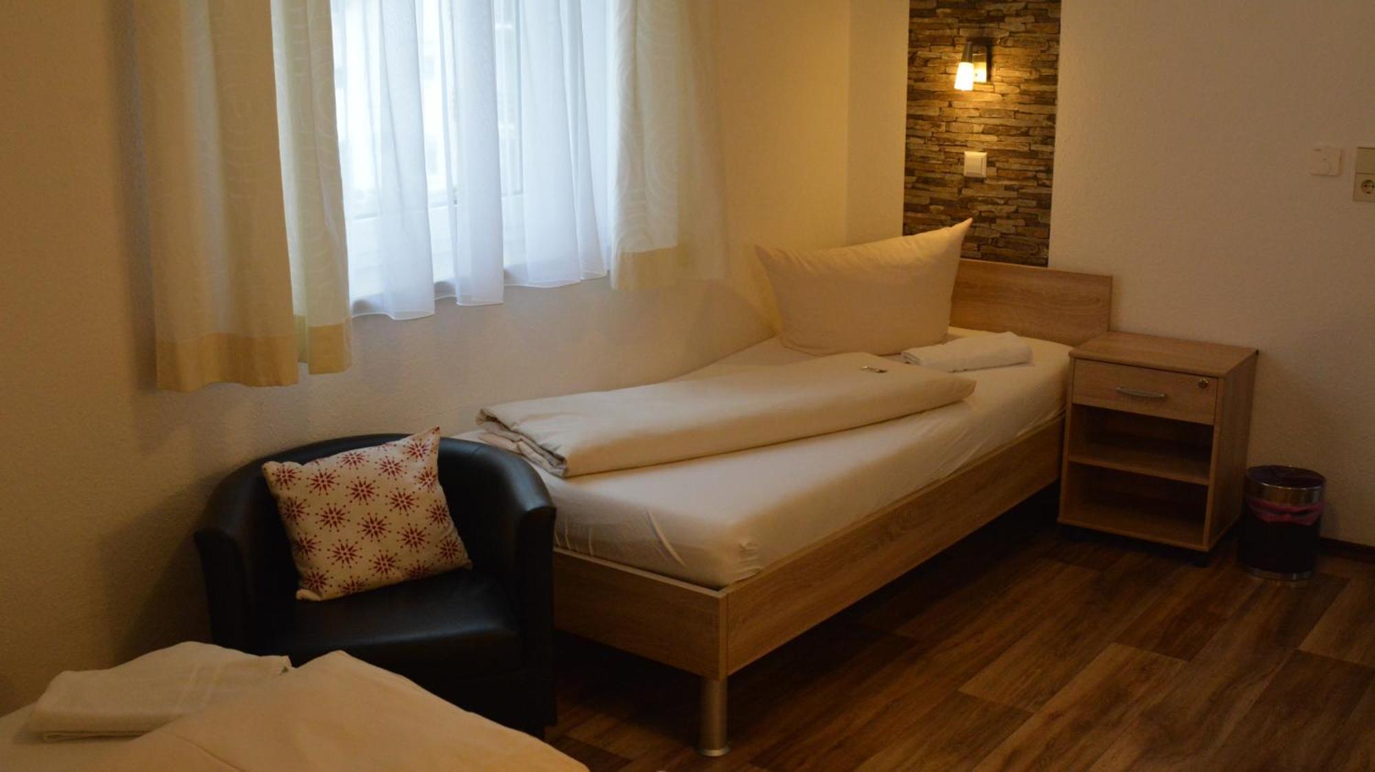 Hotel-Gasthof Zur Rose Weißenhorn Zimmer foto