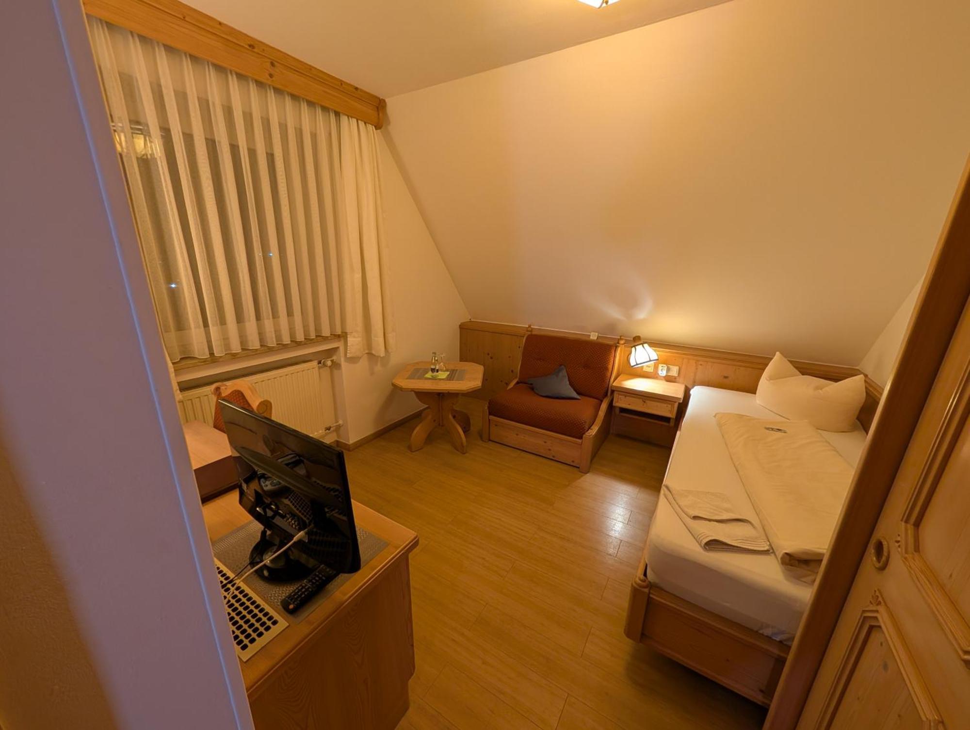 Hotel-Gasthof Zur Rose Weißenhorn Zimmer foto