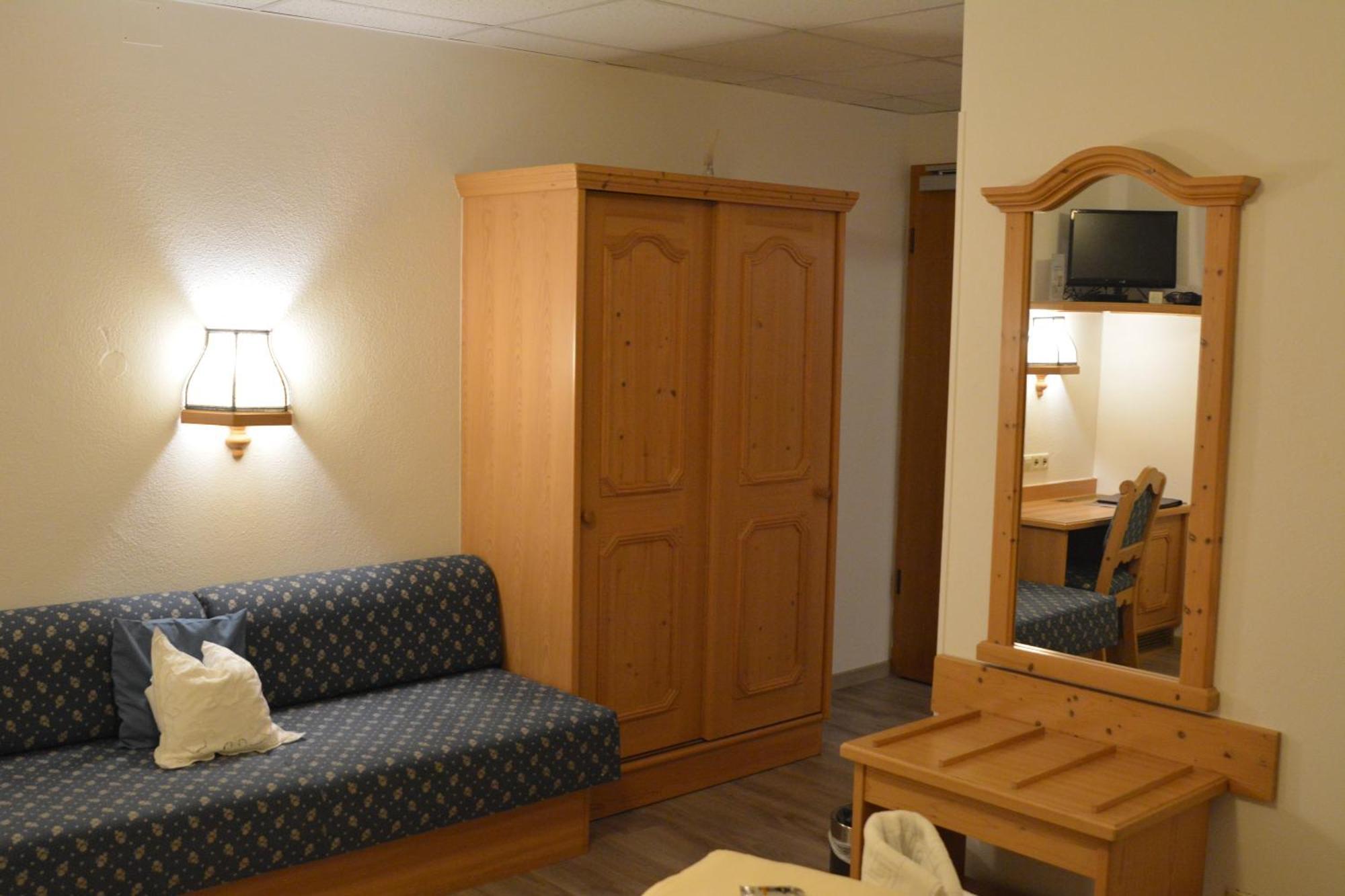 Hotel-Gasthof Zur Rose Weißenhorn Zimmer foto