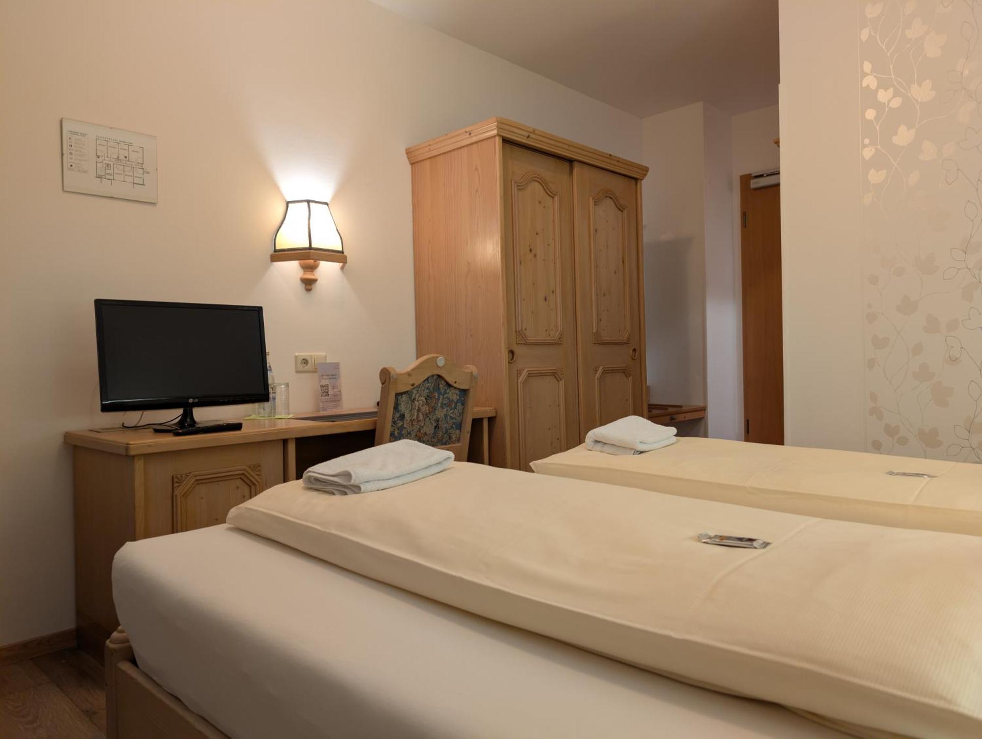 Hotel-Gasthof Zur Rose Weißenhorn Zimmer foto