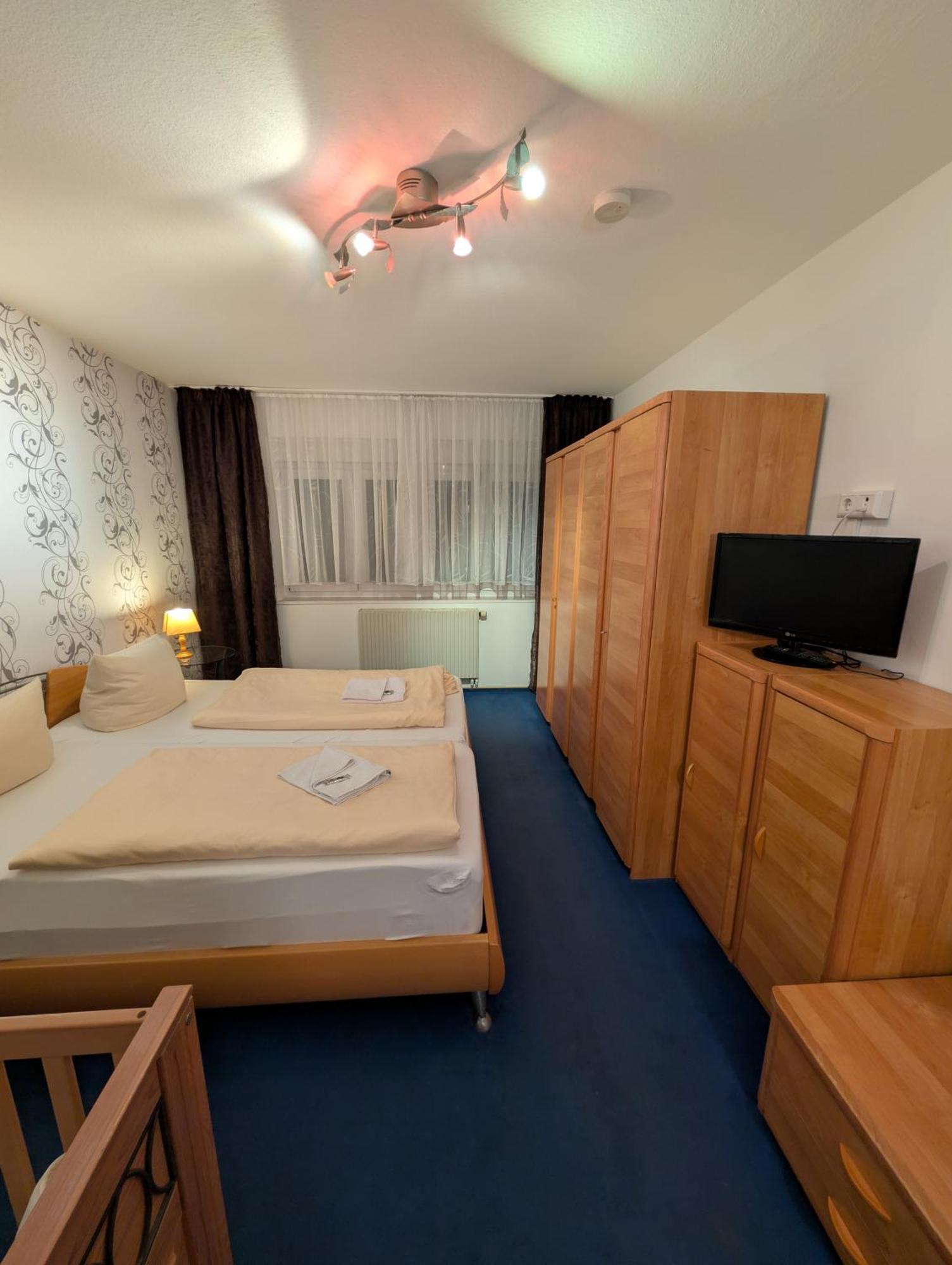 Hotel-Gasthof Zur Rose Weißenhorn Zimmer foto