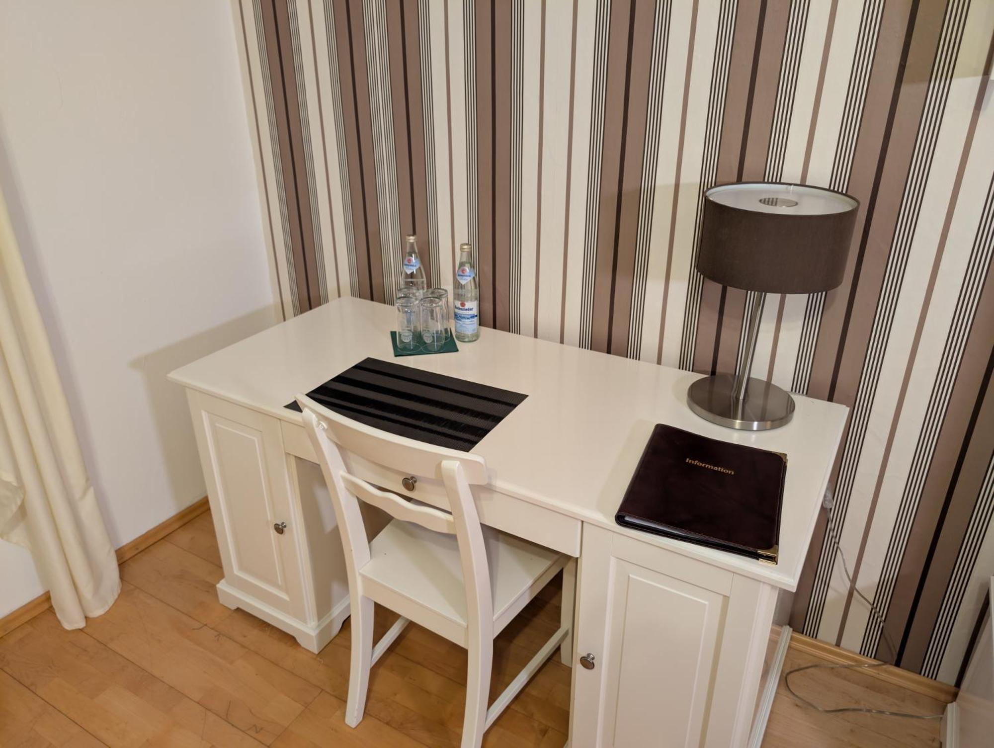 Hotel-Gasthof Zur Rose Weißenhorn Zimmer foto