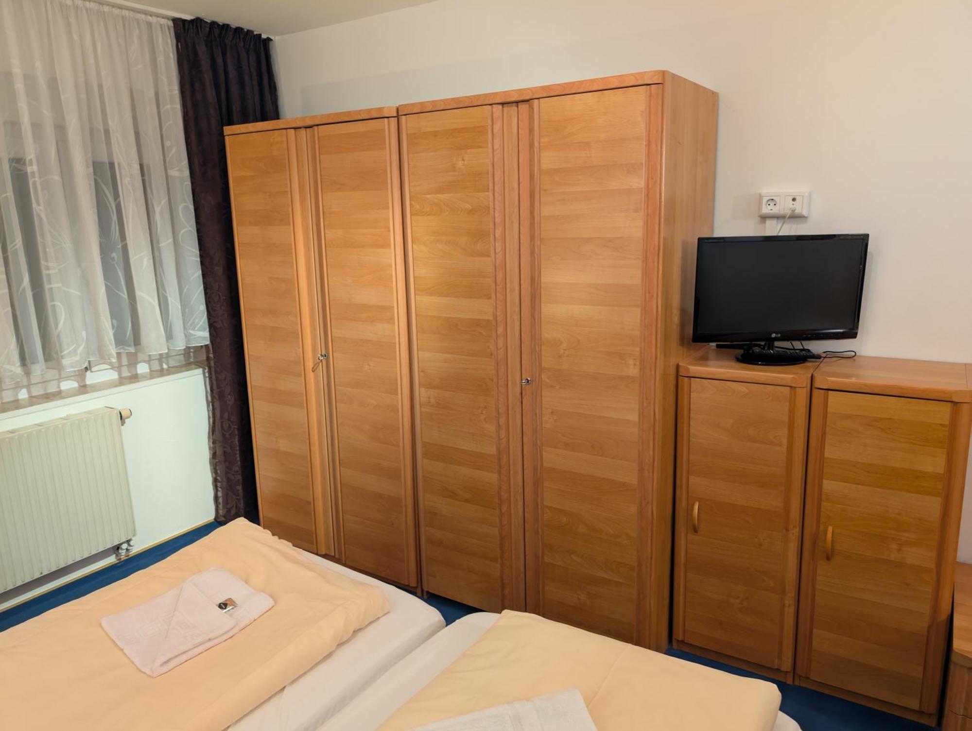 Hotel-Gasthof Zur Rose Weißenhorn Zimmer foto