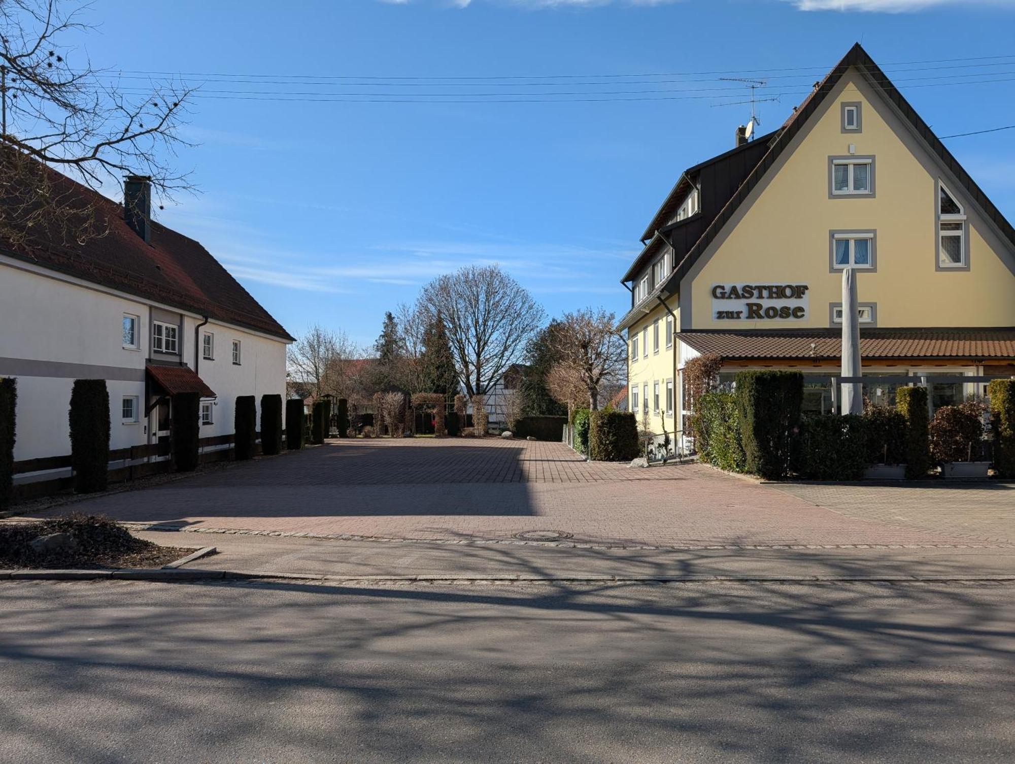 Hotel-Gasthof Zur Rose Weißenhorn Exterior foto